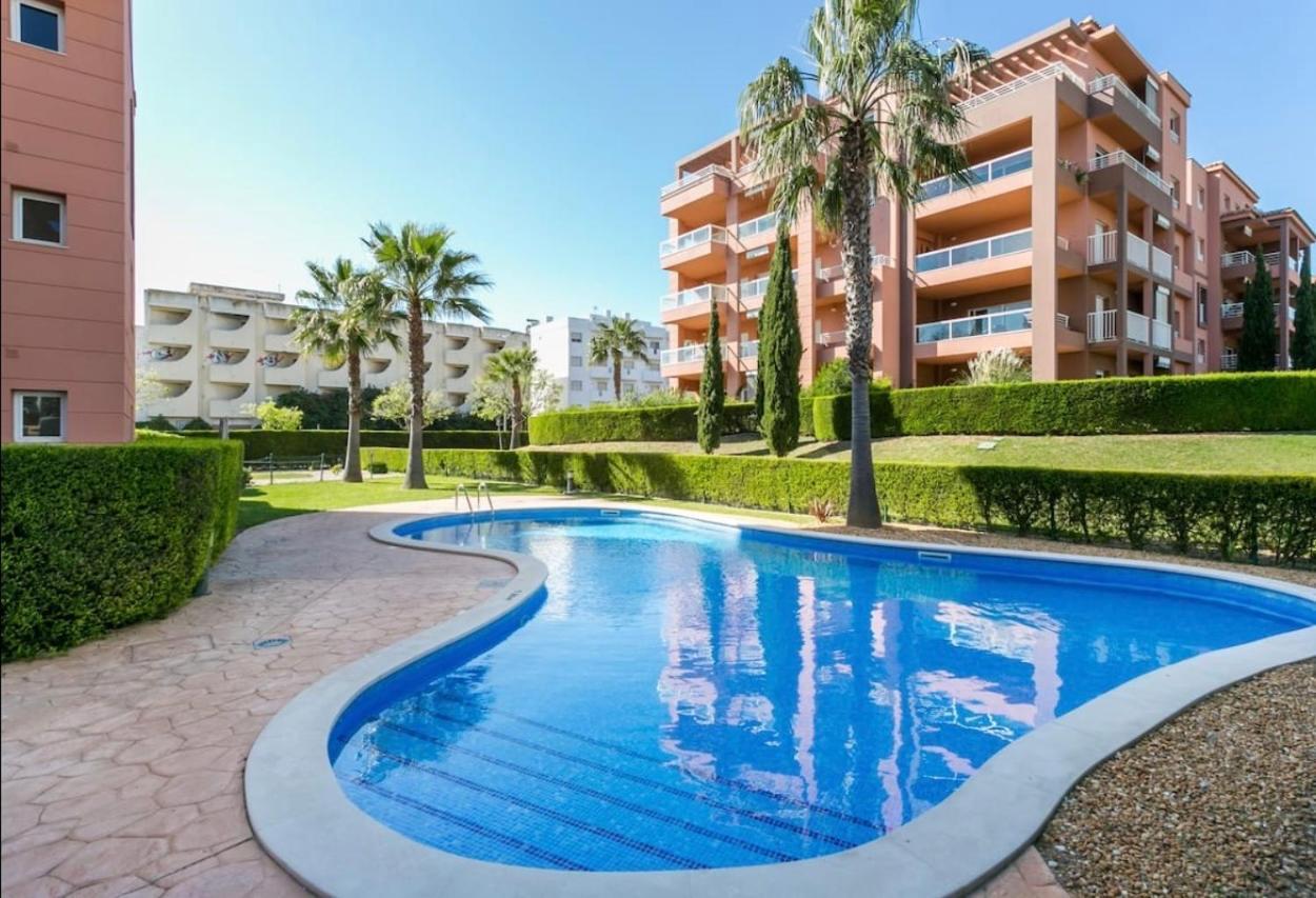 Beach & Sea Apt, Fast Wifi, Airco, Private Parking And Pool Portimão Buitenkant foto