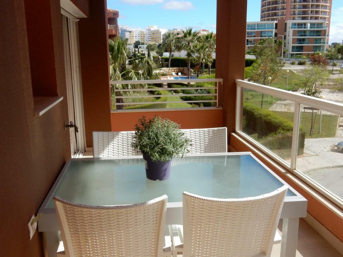 Beach & Sea Apt, Fast Wifi, Airco, Private Parking And Pool Portimão Buitenkant foto