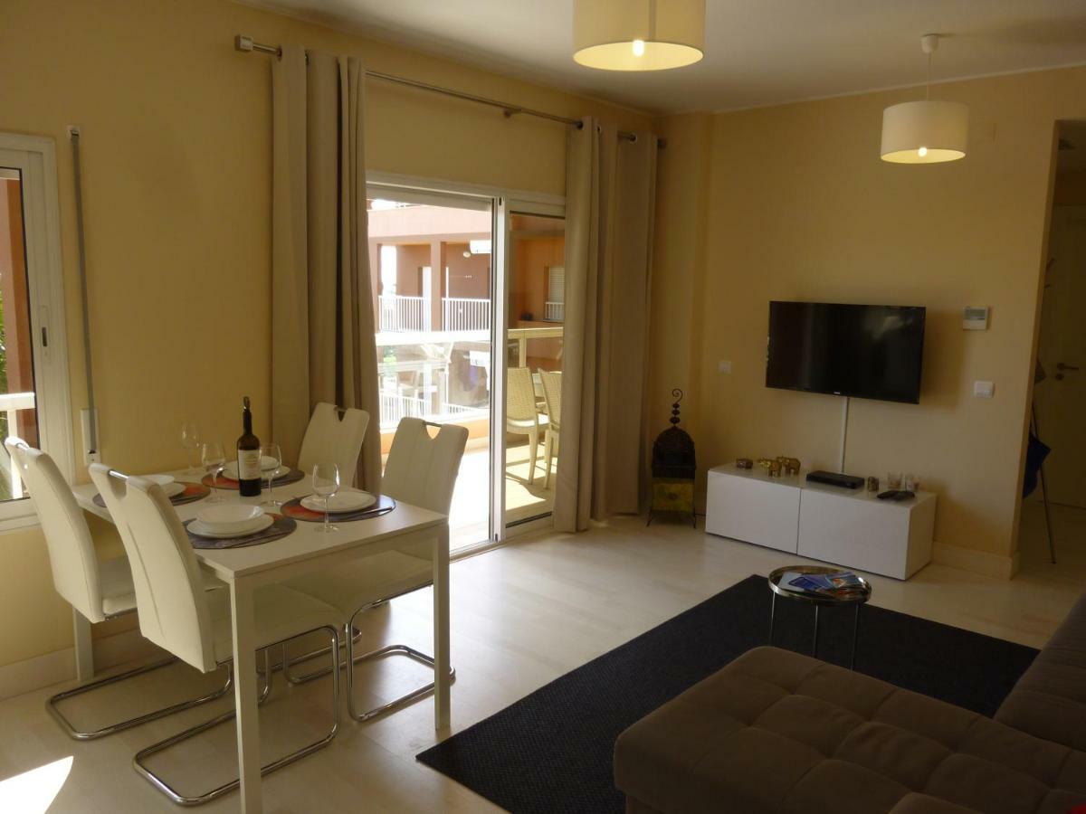 Beach & Sea Apt, Fast Wifi, Airco, Private Parking And Pool Portimão Buitenkant foto
